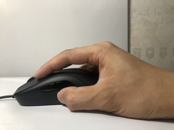 つまみ持ちでの使用感