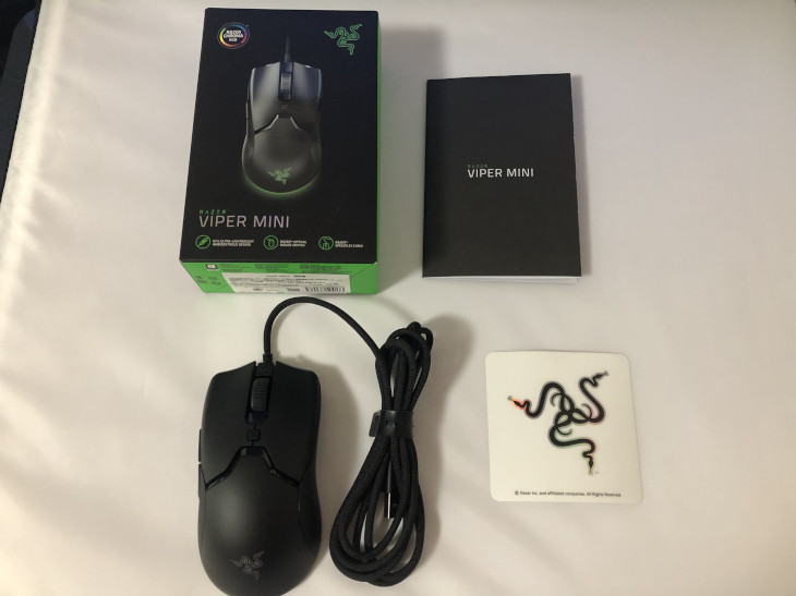 Razer Viper Miniのパッケージ内容