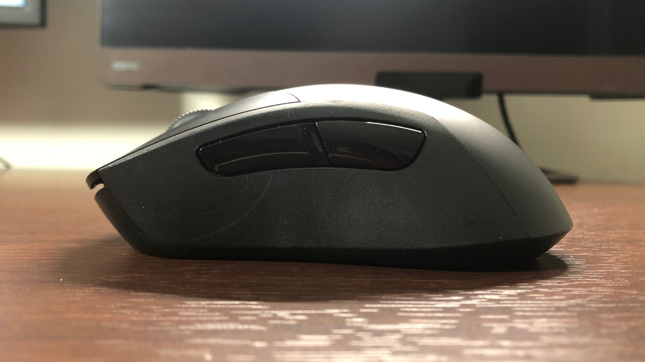 右側面や上面後部 - G703 - 2